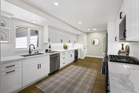 210 Burgundy Road Healdsburg CA 95448