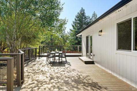 210 Burgundy Road Healdsburg CA 95448