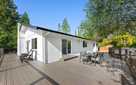 210 Burgundy Road Healdsburg CA 95448