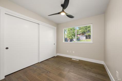 210 Burgundy Road Healdsburg CA 95448
