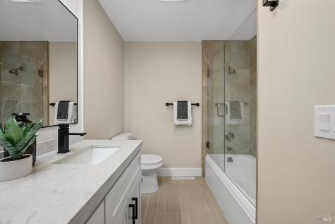 210 Burgundy Road Healdsburg CA 95448