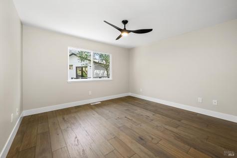 210 Burgundy Road Healdsburg CA 95448