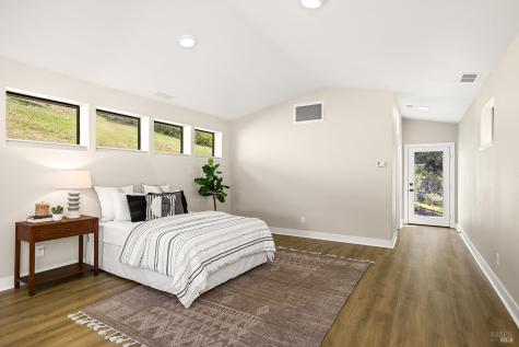 210 Burgundy Road Healdsburg CA 95448