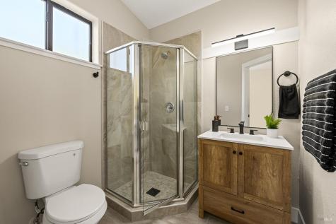 210 Burgundy Road Healdsburg CA 95448