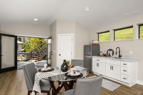 210 Burgundy Road Healdsburg CA 95448