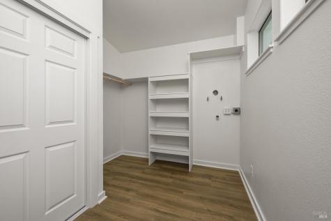 210 Burgundy Road Healdsburg CA 95448