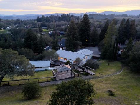 210 Burgundy Road Healdsburg CA 95448