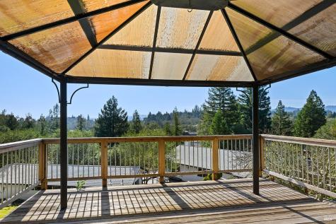 210 Burgundy Road Healdsburg CA 95448