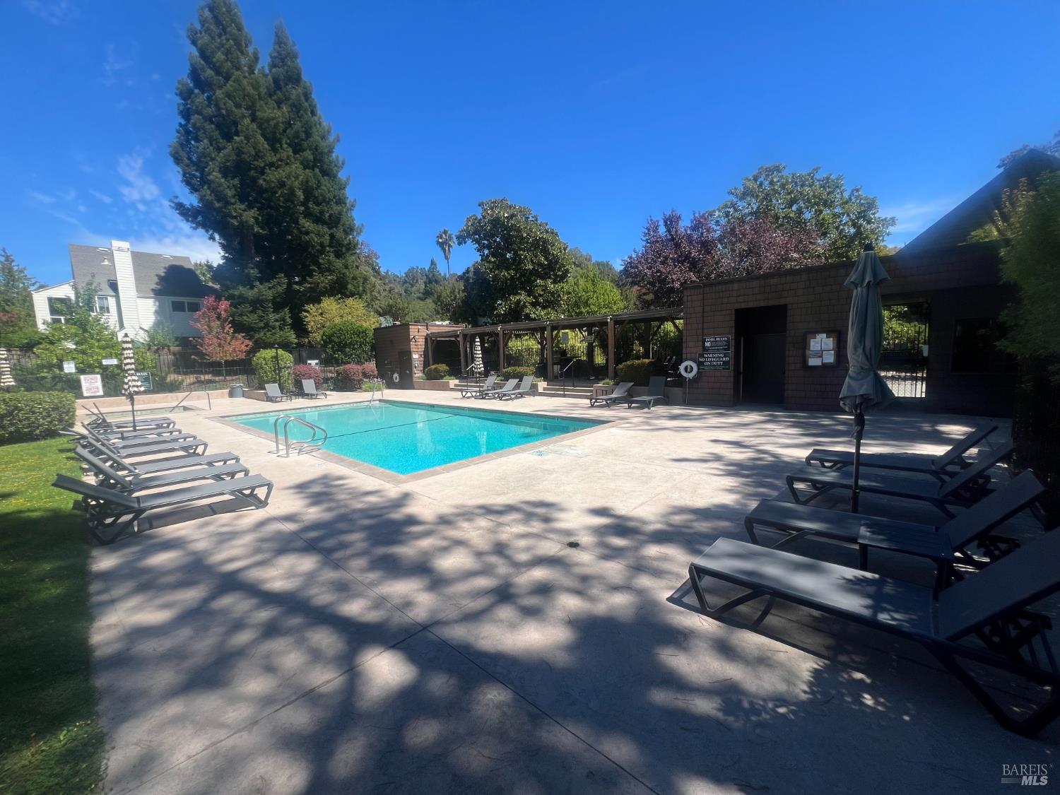 554 March Avenue Healdsburg CA 95448