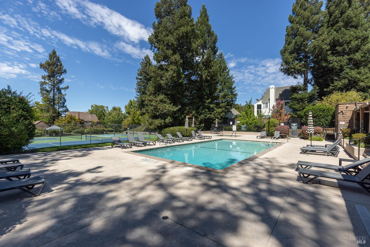 554 March Avenue Healdsburg CA 95448