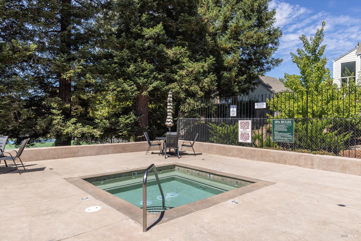 554 March Avenue Healdsburg CA 95448