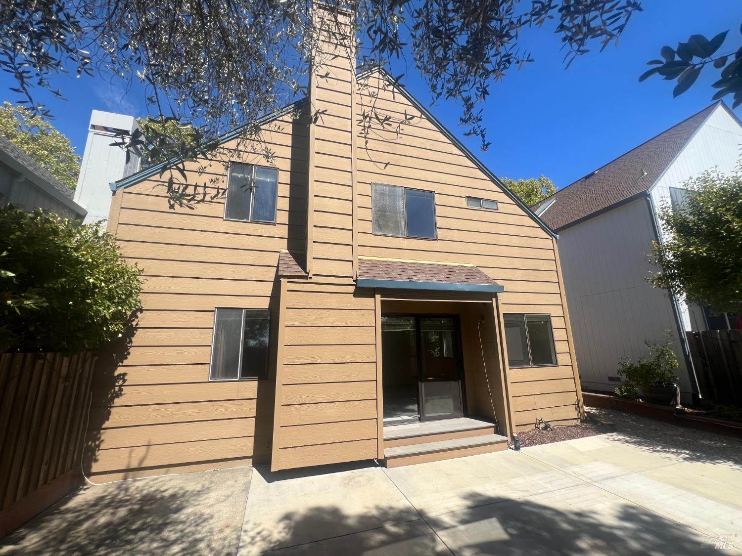 554 March Avenue Healdsburg CA 95448