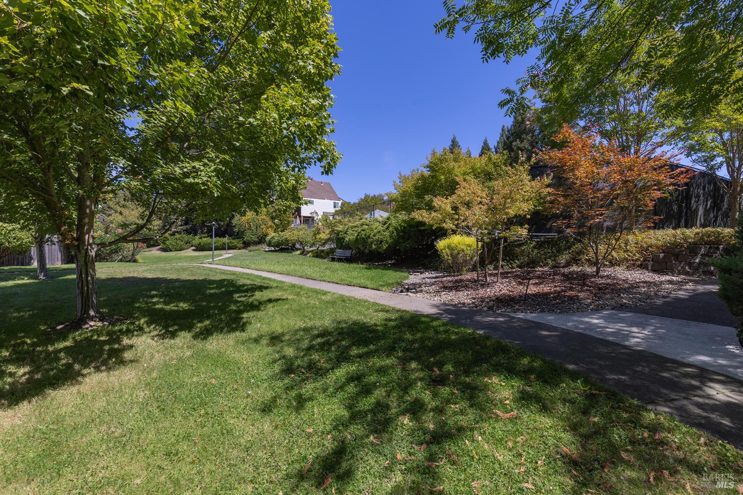 554 March Avenue Healdsburg CA 95448