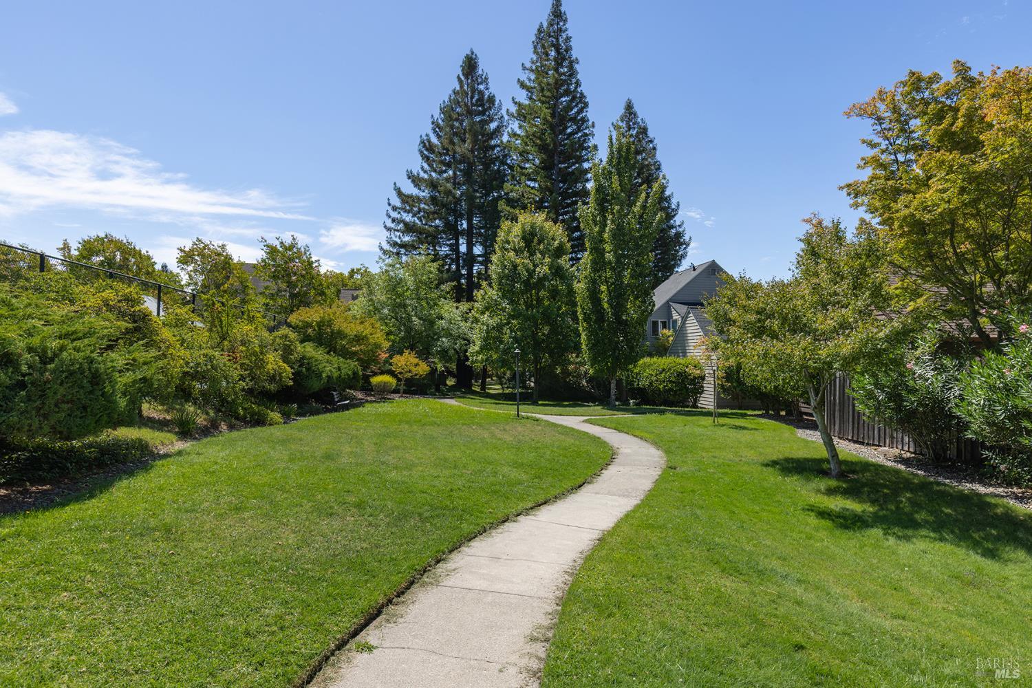 554 March Avenue Healdsburg CA 95448