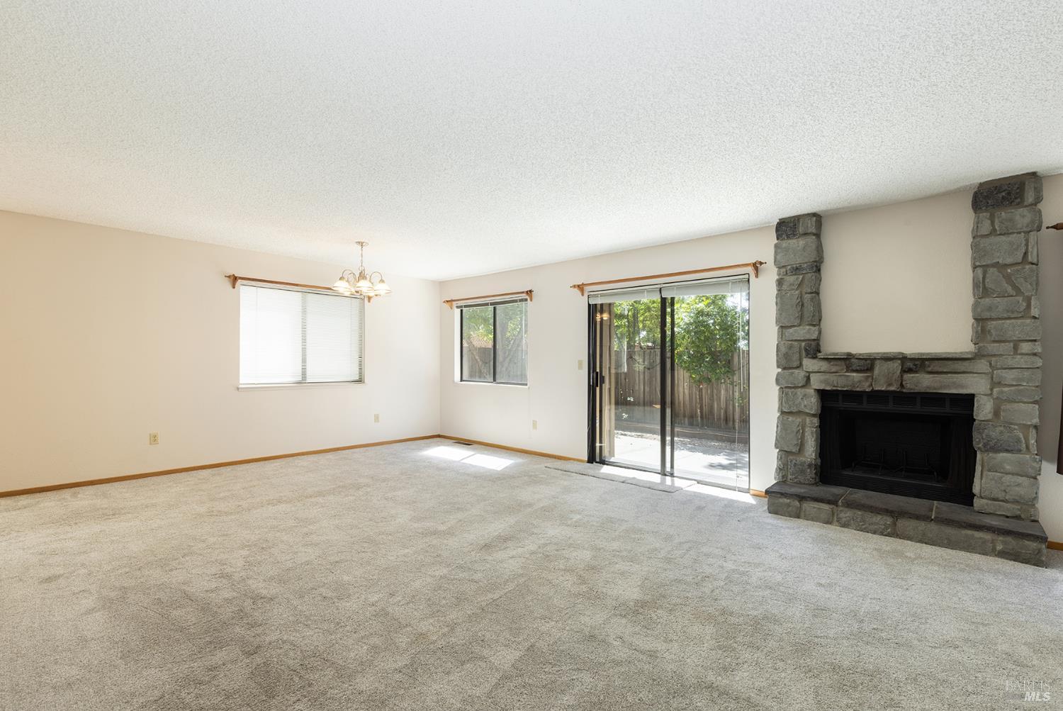554 March Avenue Healdsburg CA 95448