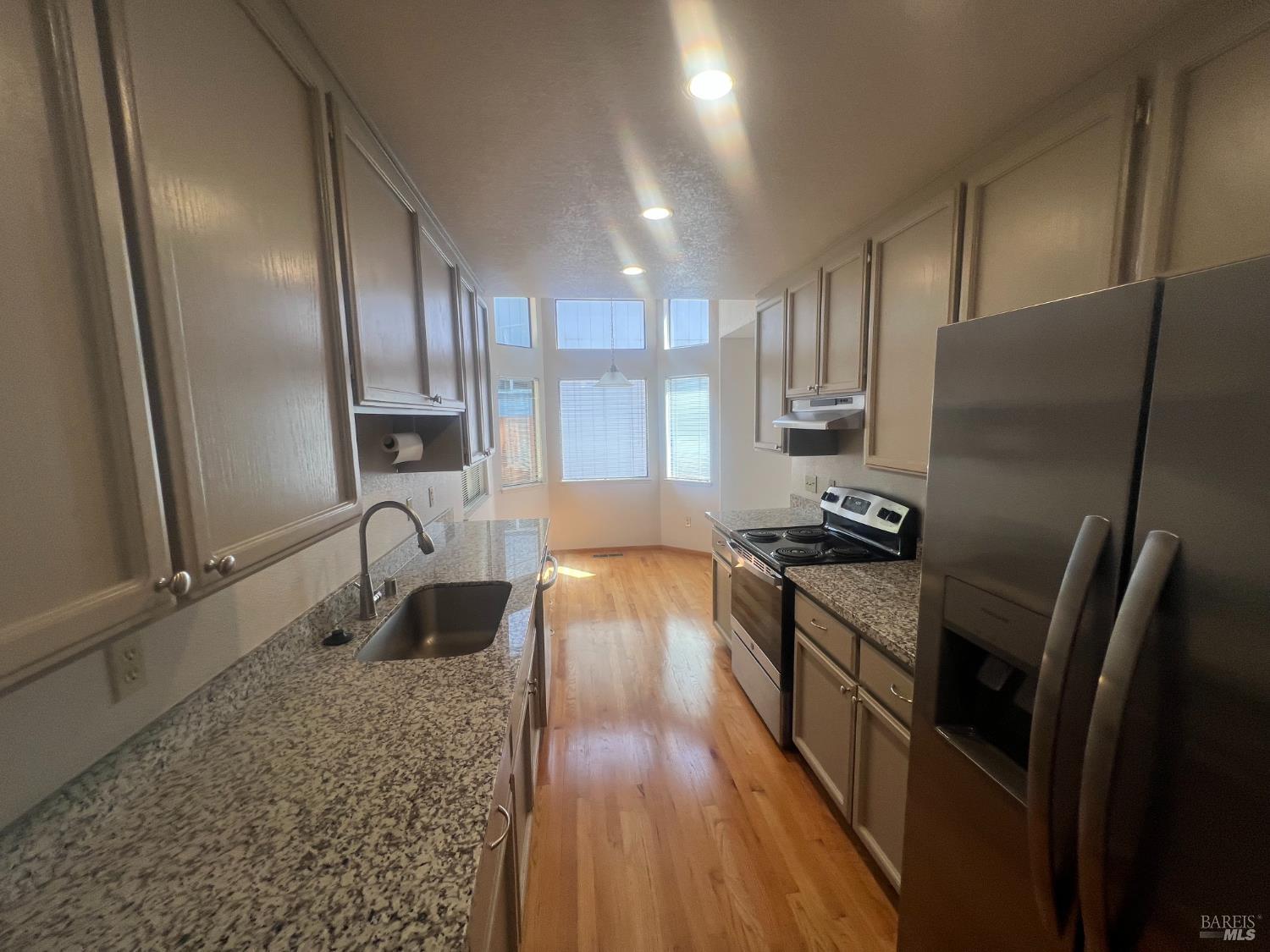 554 March Avenue Healdsburg CA 95448