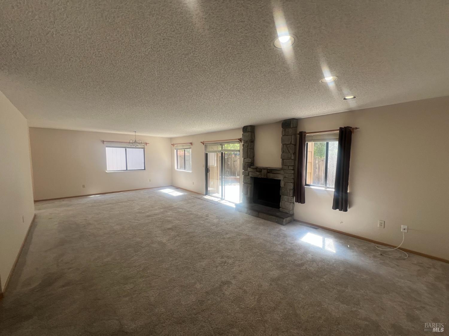554 March Avenue Healdsburg CA 95448