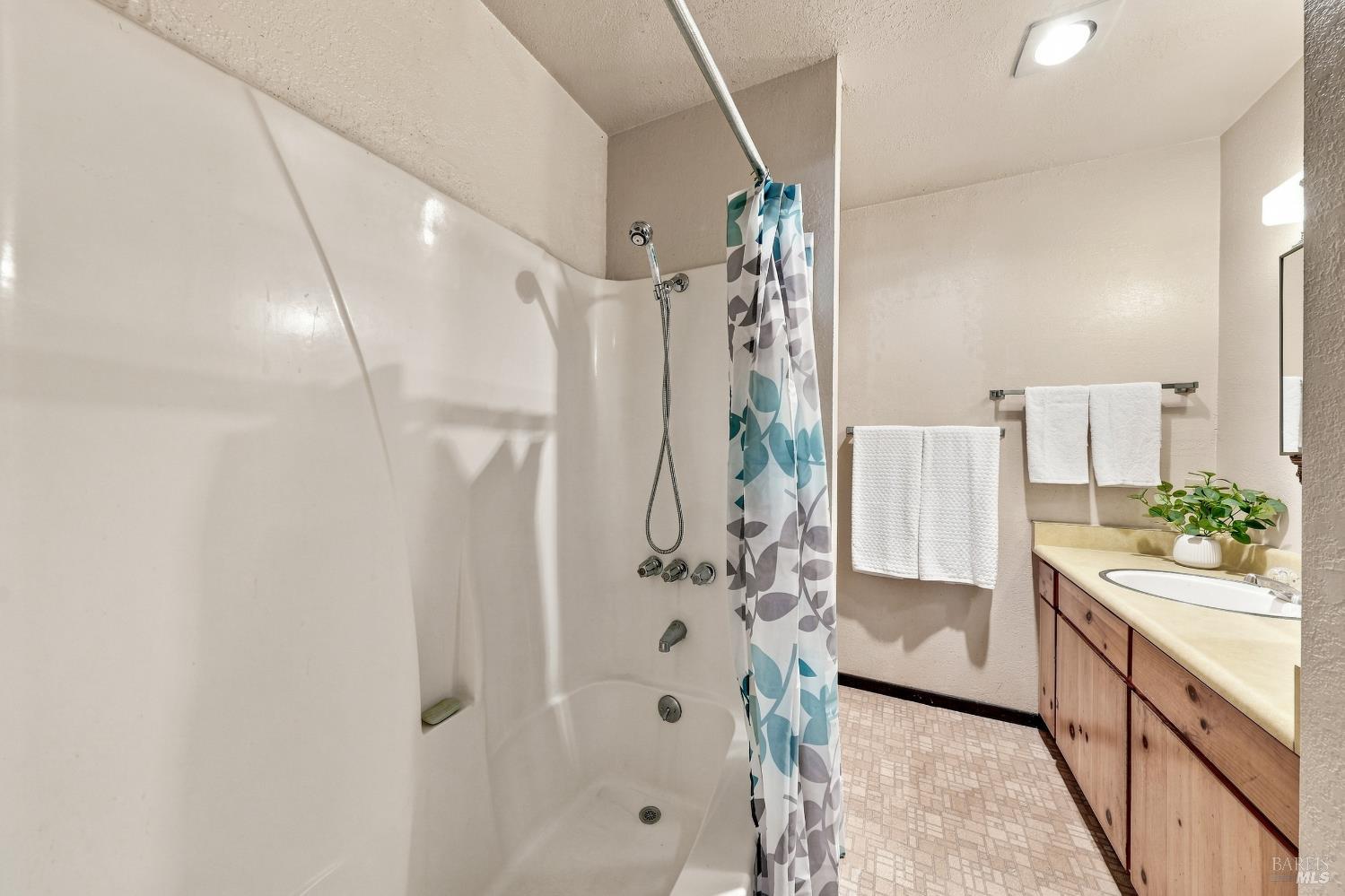 13350 Venus Village Clearlake Oaks CA 95423