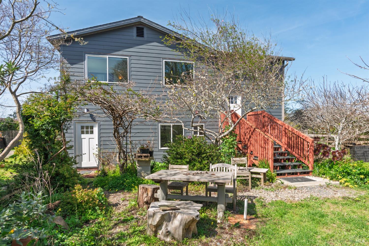 44120 Biaggi Road Manchester CA 95459