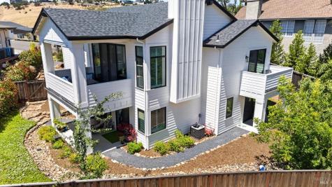 3722 Deauville Place Santa Rosa CA 95403