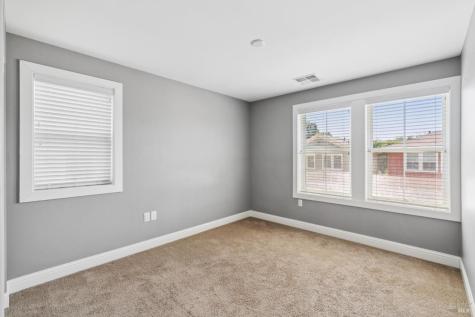 117 Grayson Way Healdsburg CA 95448