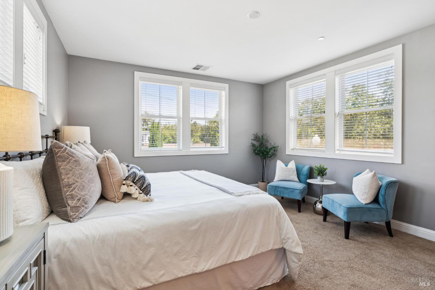 117 Grayson Way Healdsburg CA 95448