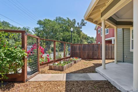 117 Grayson Way Healdsburg CA 95448