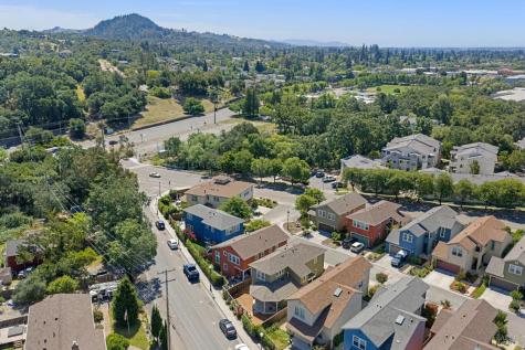 117 Grayson Way Healdsburg CA 95448