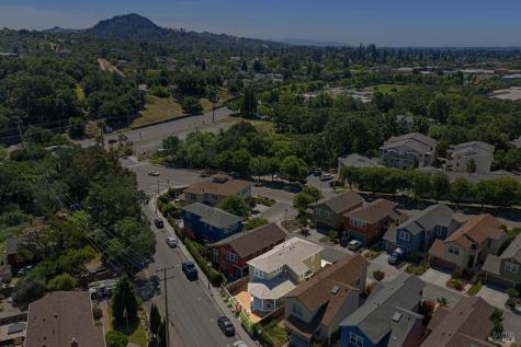 117 Grayson Way Healdsburg CA 95448