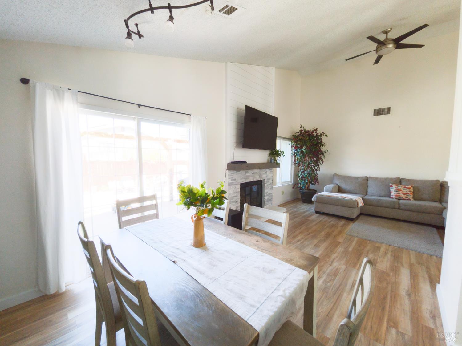 915 Scottsdale Drive Vacaville CA 95687