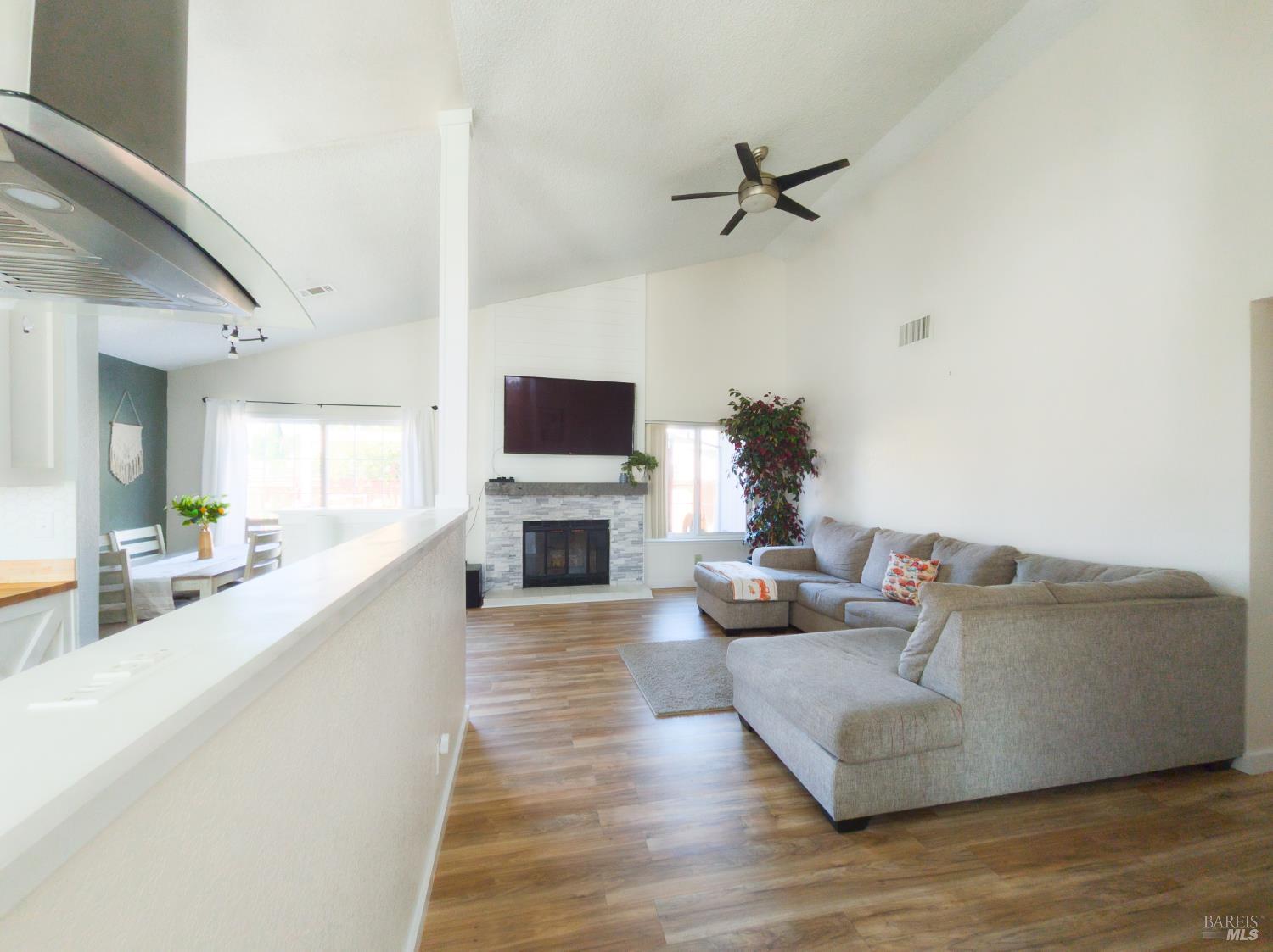 915 Scottsdale Drive Vacaville CA 95687