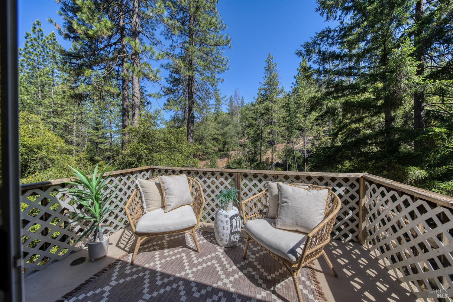 9260 Hoberg Drive E Cobb CA 95426