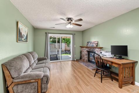 4526 Hillview Court Rohnert Park CA 94928