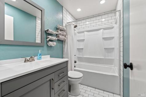 4526 Hillview Court Rohnert Park CA 94928