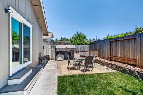 4526 Hillview Court Rohnert Park CA 94928
