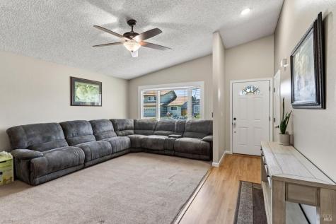 4526 Hillview Court Rohnert Park CA 94928