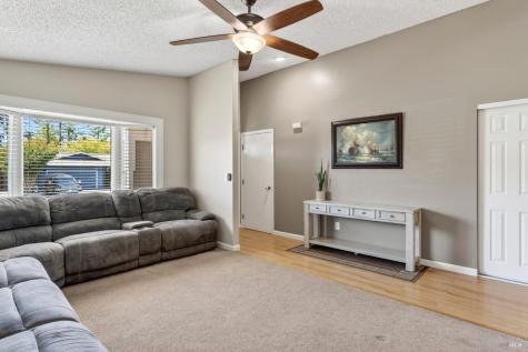 4526 Hillview Court Rohnert Park CA 94928