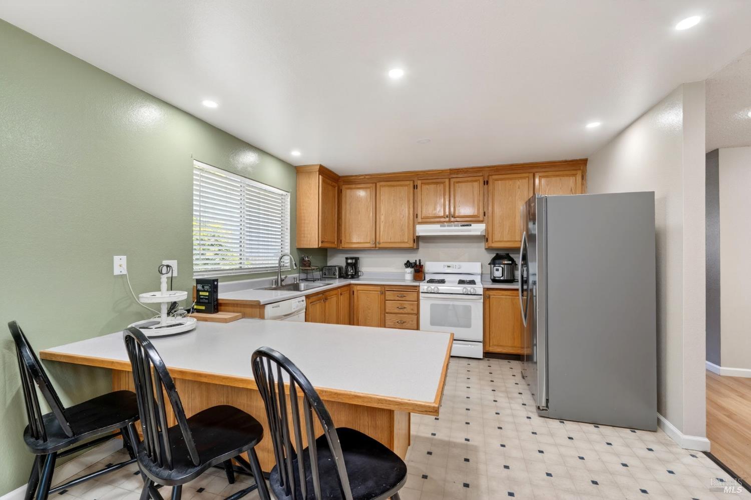 4526 Hillview Court Rohnert Park CA 94928