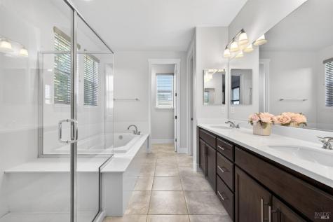 1273 Del Rancho Way Petaluma CA 94954