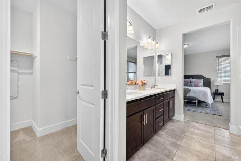 1273 Del Rancho Way Petaluma CA 94954