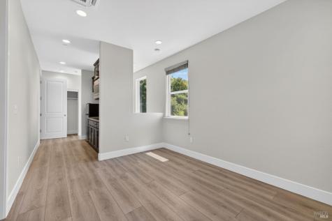 1273 Del Rancho Way Petaluma CA 94954
