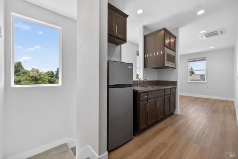 1273 Del Rancho Way Petaluma CA 94954