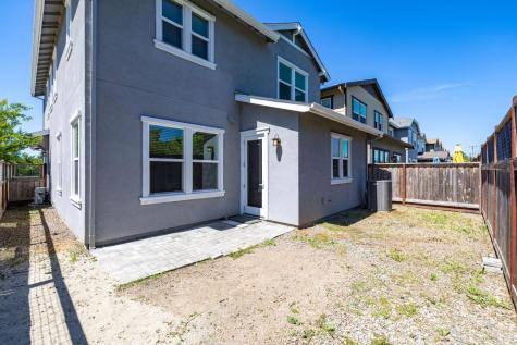 1273 Del Rancho Way Petaluma CA 94954