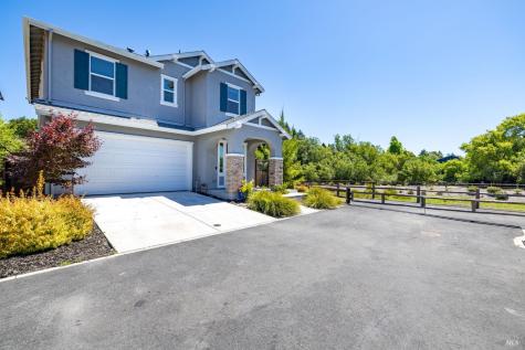 1273 Del Rancho Way Petaluma CA 94954