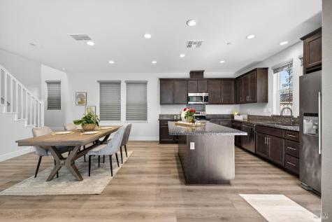 1273 Del Rancho Way Petaluma CA 94954