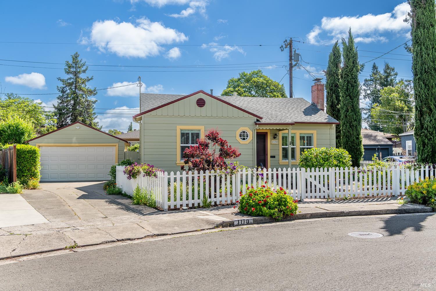 1170 Neale Drive Santa Rosa CA 95404