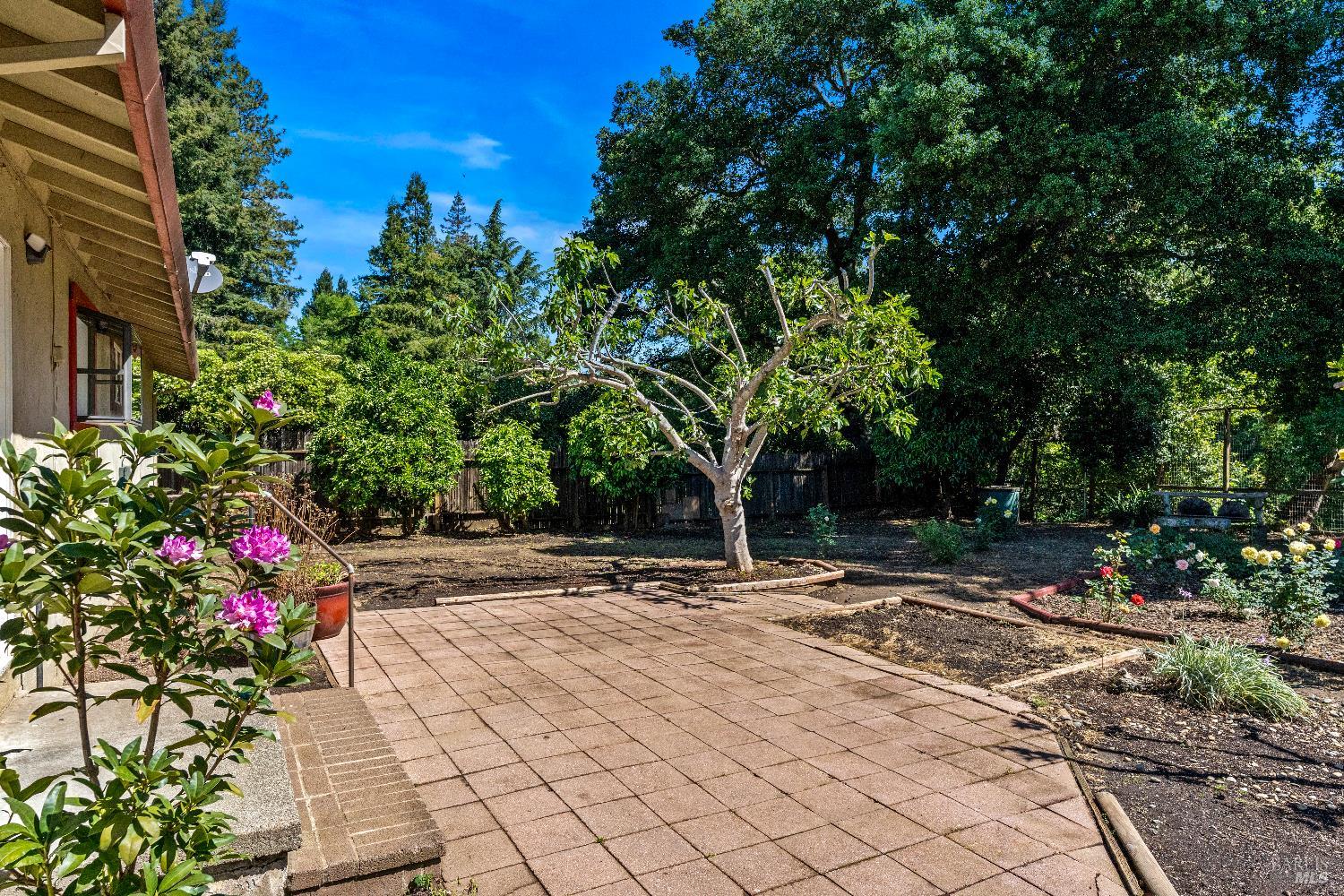 2608 W Pueblo Avenue Napa CA 94558