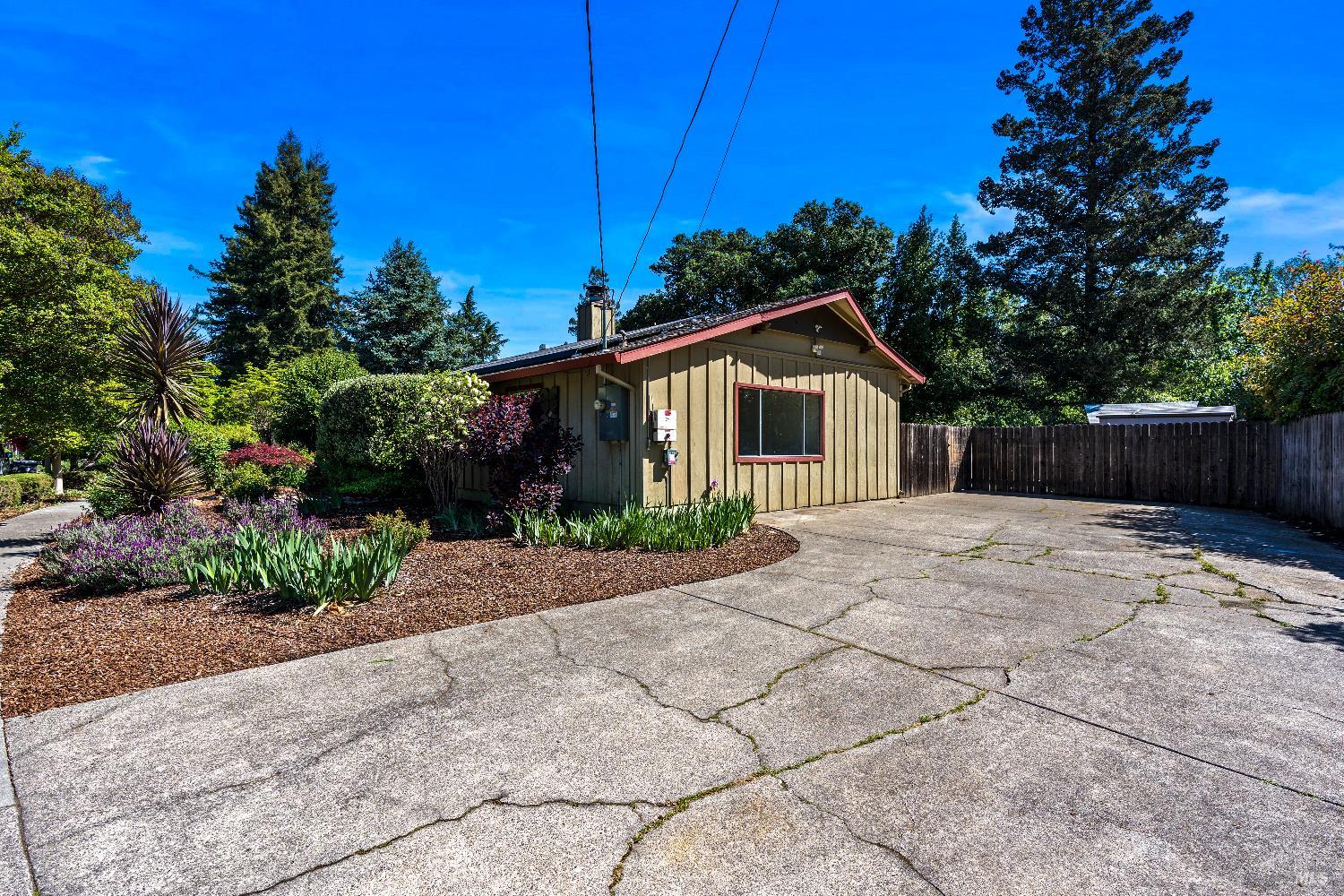 2608 W Pueblo Avenue Napa CA 94558