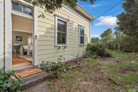 195 Cinnabar Avenue Petaluma CA 94952