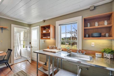 195 Cinnabar Avenue Petaluma CA 94952